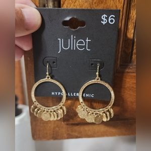 Womans juliet earring set